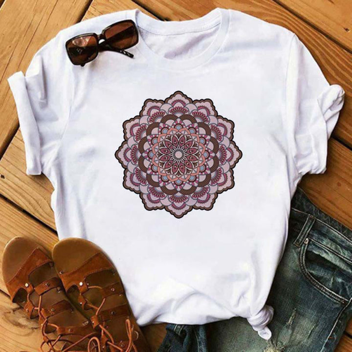 Camiseta blanca con estampado geométrico de loto de colores Olivenorma