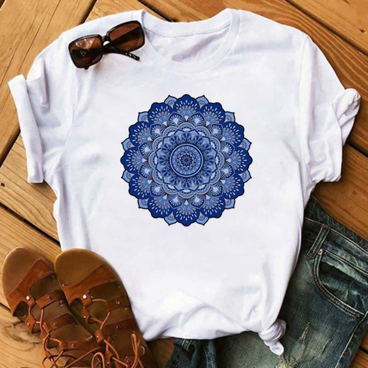 Camiseta blanca con estampado geométrico de loto de colores Olivenorma