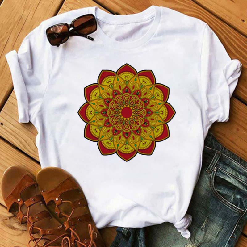Camiseta blanca con estampado geométrico de loto de colores Olivenorma
