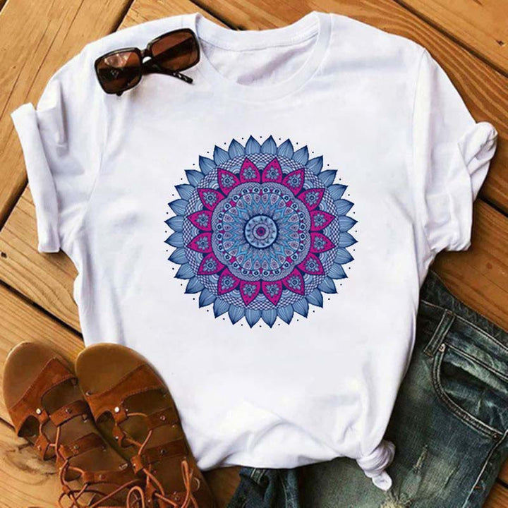 Camiseta blanca con estampado geométrico de loto de colores Olivenorma