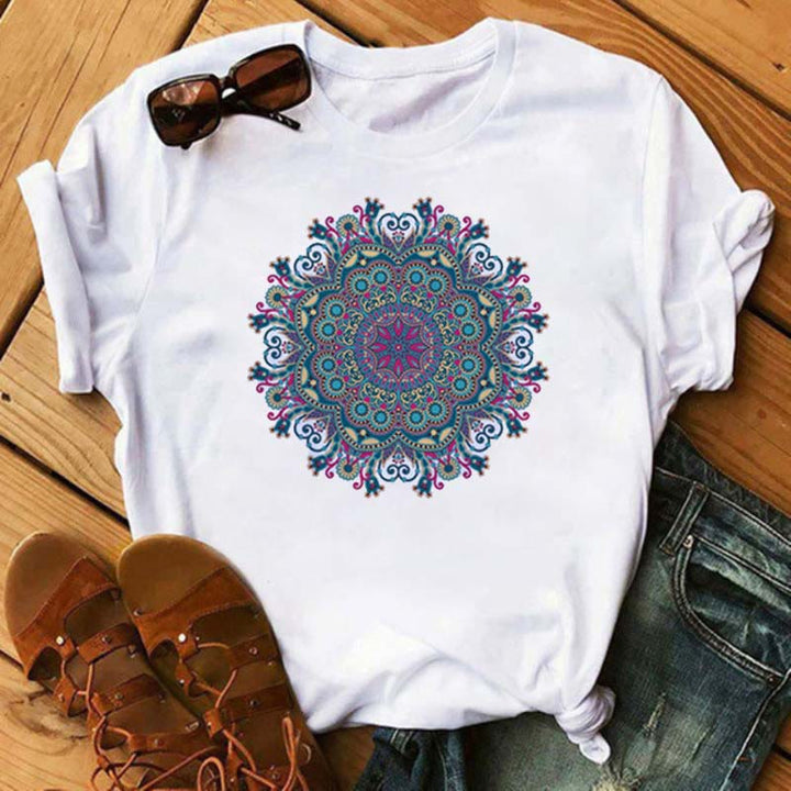 Camiseta blanca con estampado geométrico colorido de algodón Olivenorma