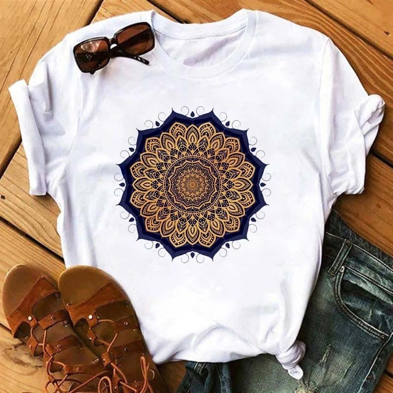 Camiseta blanca con estampado geométrico colorido de algodón Olivenorma