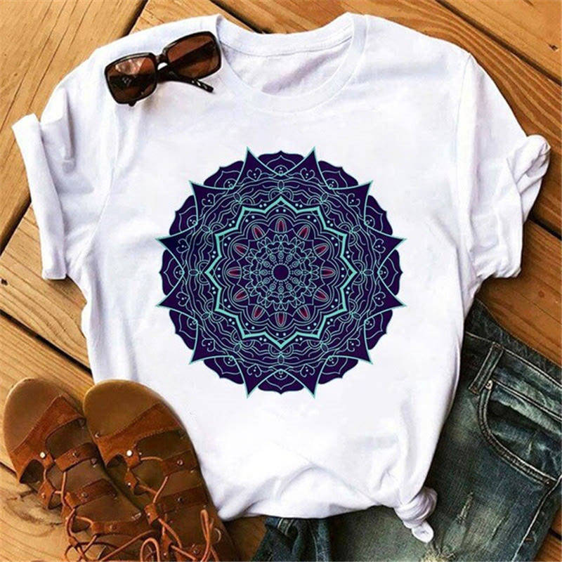 Camiseta blanca con estampado geométrico colorido de algodón Olivenorma