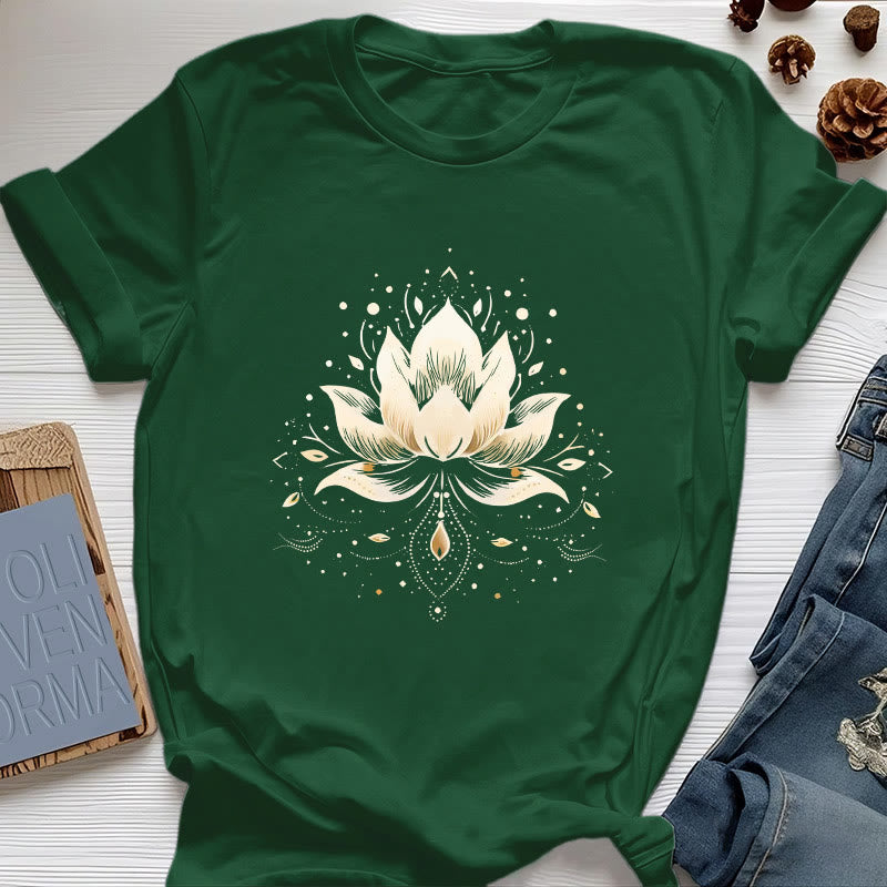 Camiseta de algodón puro con loto floreciente de Olivenorma - Verde oscuro - 2XL - image 20