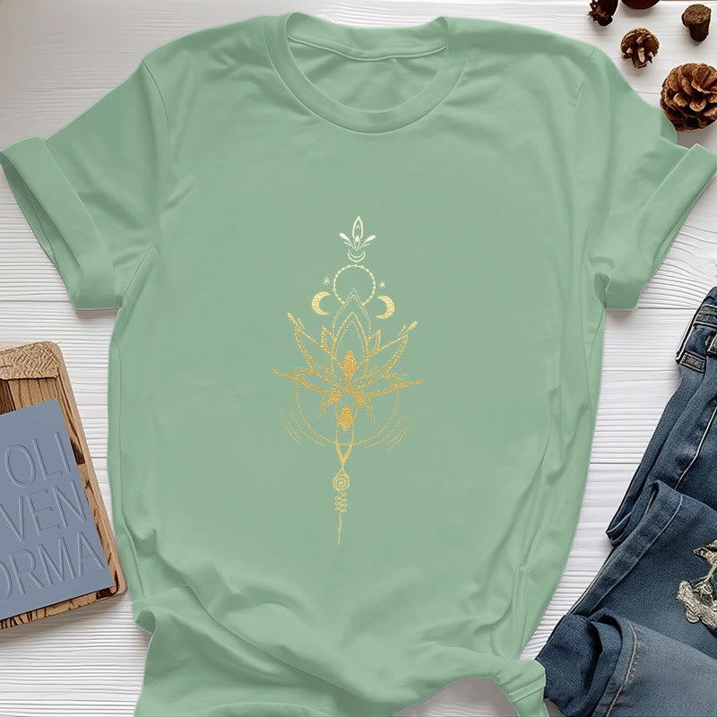 Camiseta de algodón Olivenorma con protección de loto y fases lunares - Verde claro - 2XL - image 20