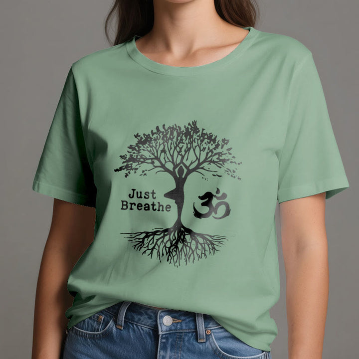 Camiseta espiritual Olivenorma "Solo respira" con el símbolo OM del árbol de yoga - image 2