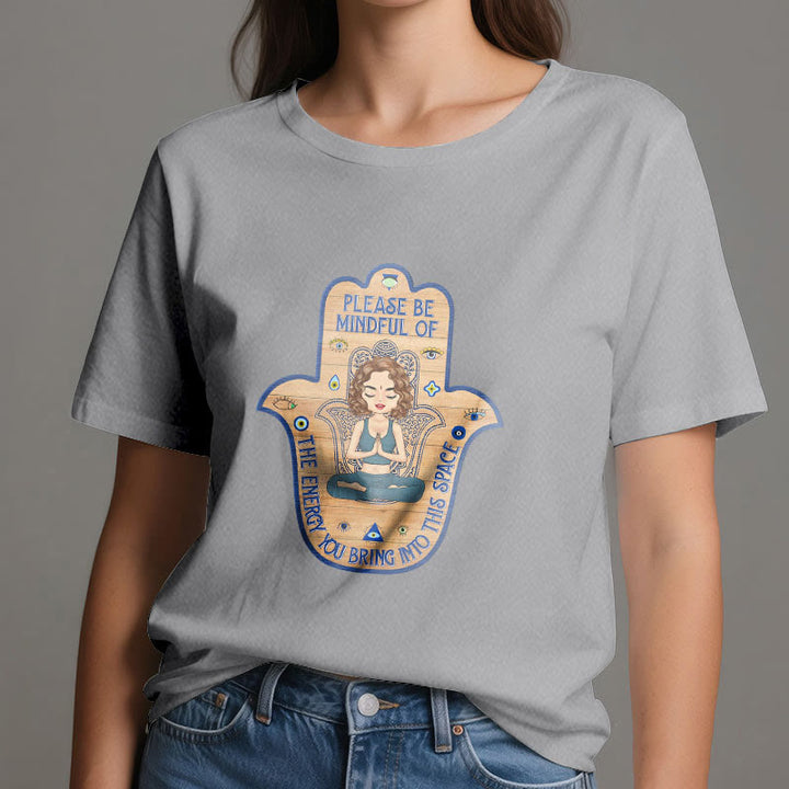 Camiseta de protección espiritual con la mano de hamsa de Olivenorma - image 9