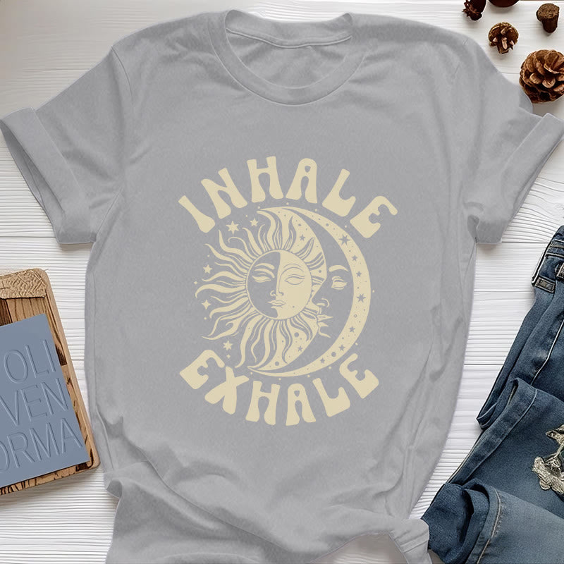 Camiseta espiritual "Inhala, exhala" de Olivenorma , Sol y Luna - Gris - 2XL - image 1