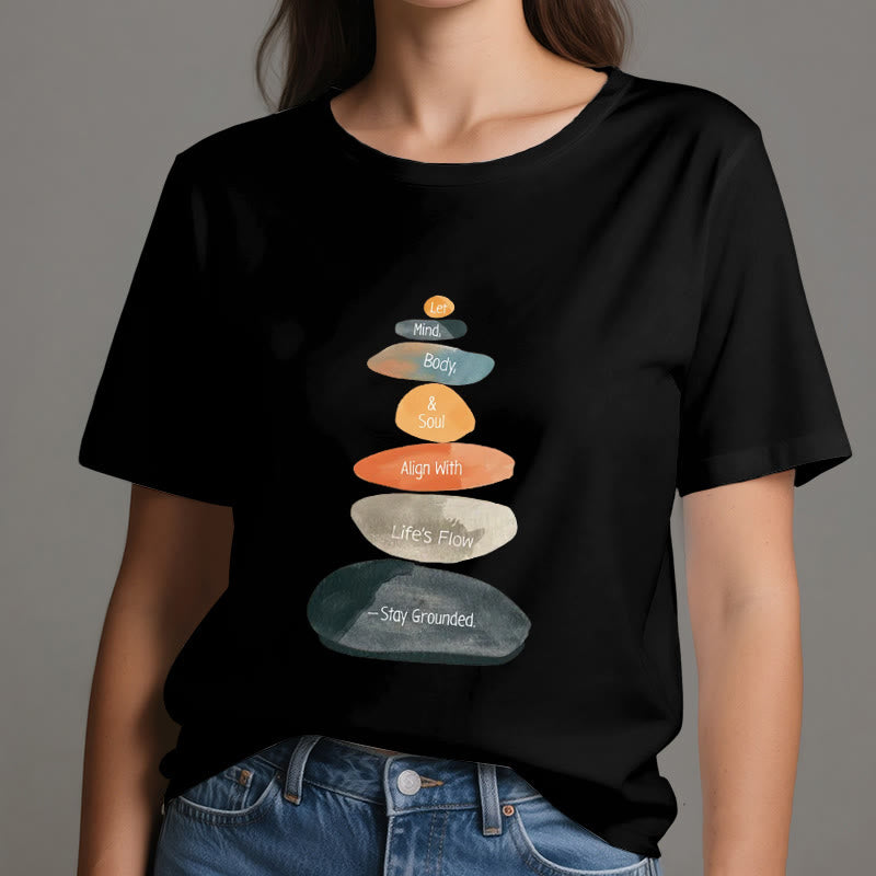 Camiseta espiritual ligera de algodón "Mantente en la Tierra" de Olivenorma - image 7
