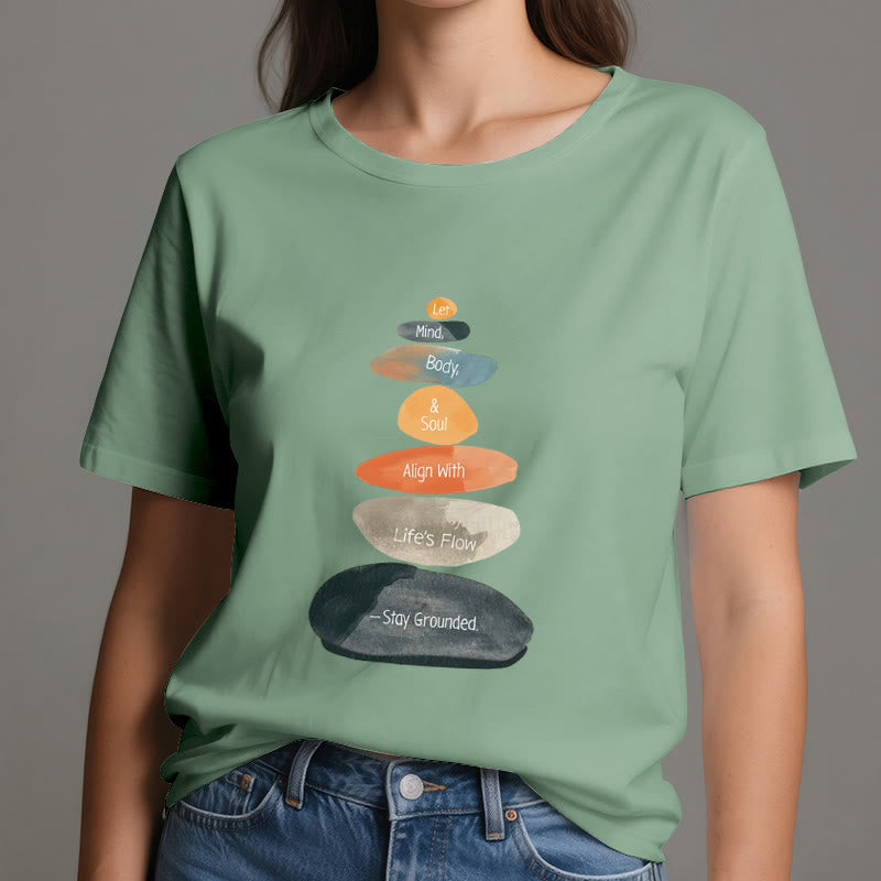 Camiseta espiritual ligera de algodón "Mantente en la Tierra" de Olivenorma - image 19