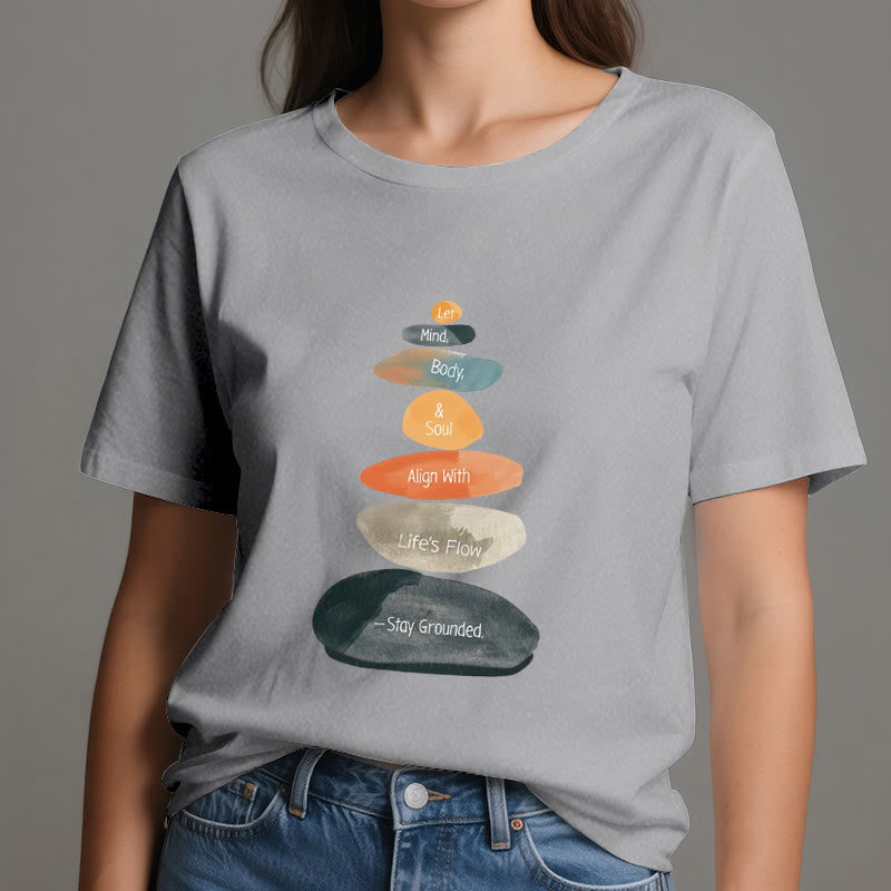 Camiseta espiritual ligera de algodón "Mantente en la Tierra" de Olivenorma - image 9