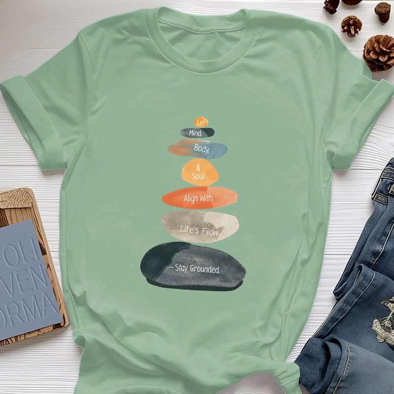 Camiseta espiritual ligera de algodón "Mantente en la Tierra" de Olivenorma - Verde claro - 2XL - image 18