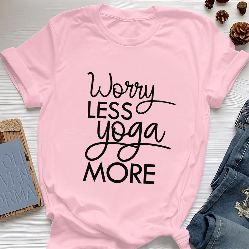 Camiseta Olivenorma "Preocúpate menos, haz más yoga" para amantes del yoga. Camiseta de meditación. - Rosa - 2XL - image 14