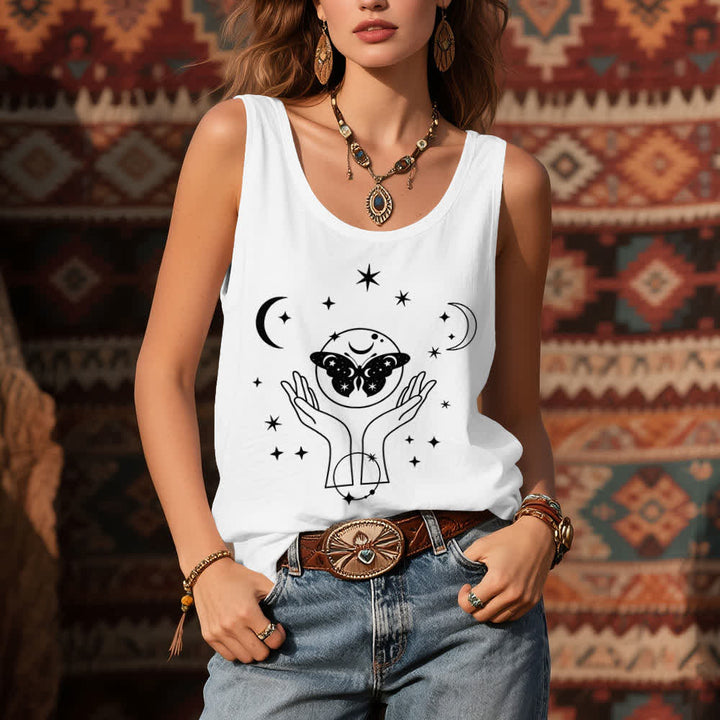 Camiseta sin mangas Olivenorma con manos de oración lunares y mariposa celestial - image 4