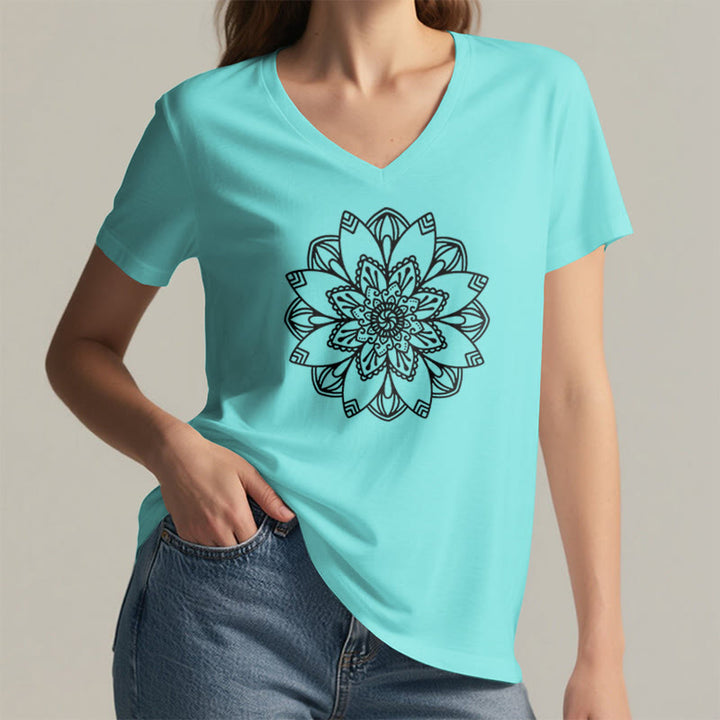 Camiseta floral de mandala Olivenorma con cuello en V y corte regular, camiseta espiritual de loto - image 17