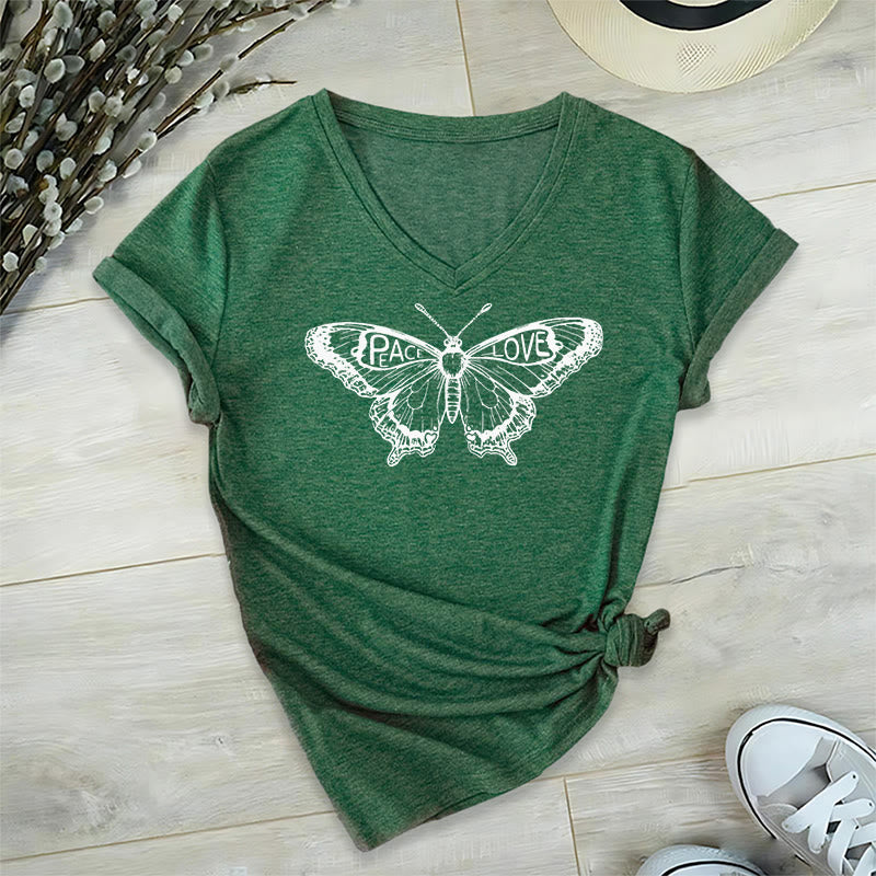 Camiseta Olivenorma de algodón con cuello en V y manga corta con mariposas "PEACE & LOVE" - Verde - 2XL - image 16
