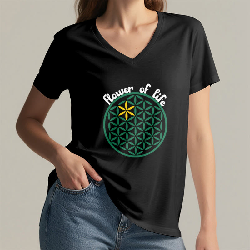 Camiseta informal con cuello en V y estampado bohemio de la Flor de la Vida de Olivenorma - image 9