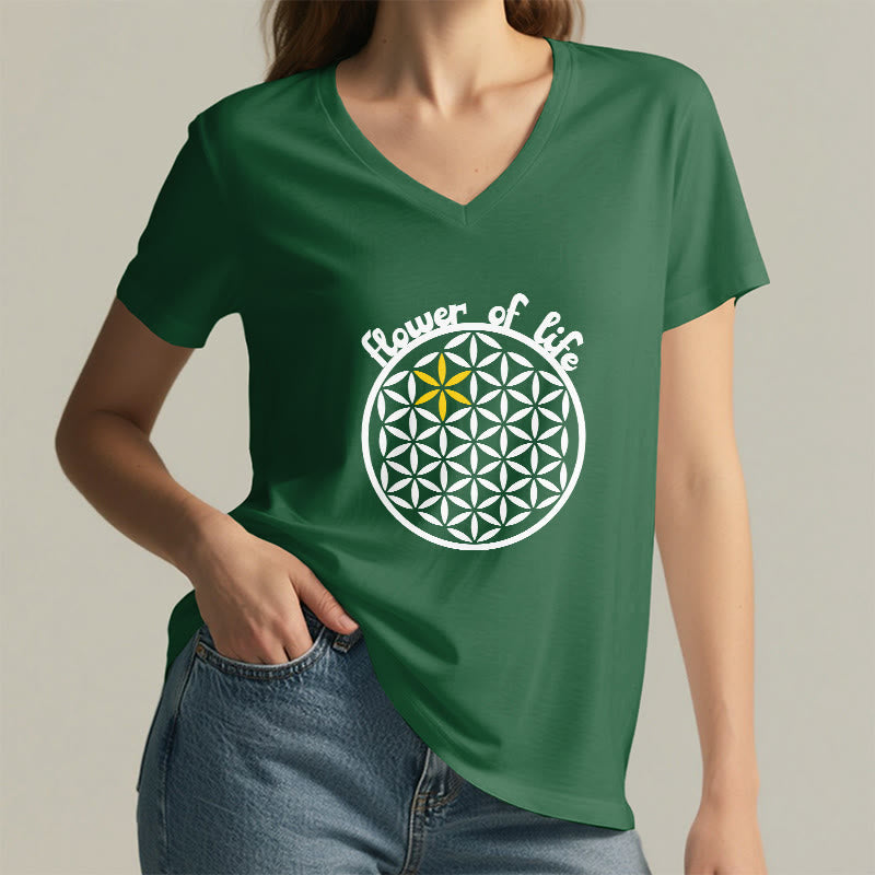 Camiseta informal con cuello en V y estampado bohemio de la Flor de la Vida de Olivenorma - image 17