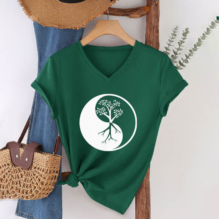 Camiseta Olivenorma con cuello en V para yoga, meditación y árbol Yin Yang - image 9