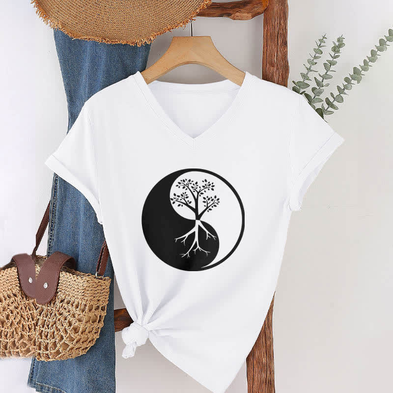Camiseta Olivenorma con cuello en V para yoga, meditación y árbol Yin Yang - image 5