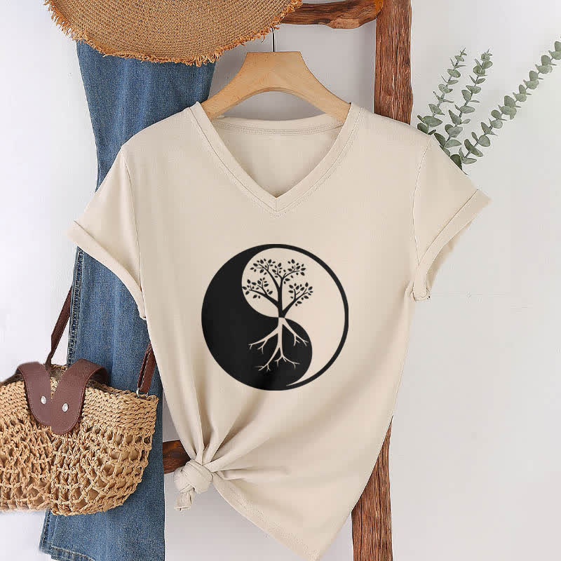 Camiseta Olivenorma con cuello en V para yoga, meditación y árbol Yin Yang - image 23