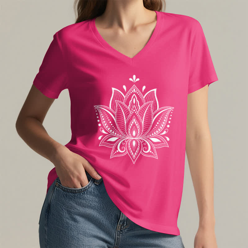 Camiseta Olivenorma con cuello en V y flor de loto con mandala - image 23