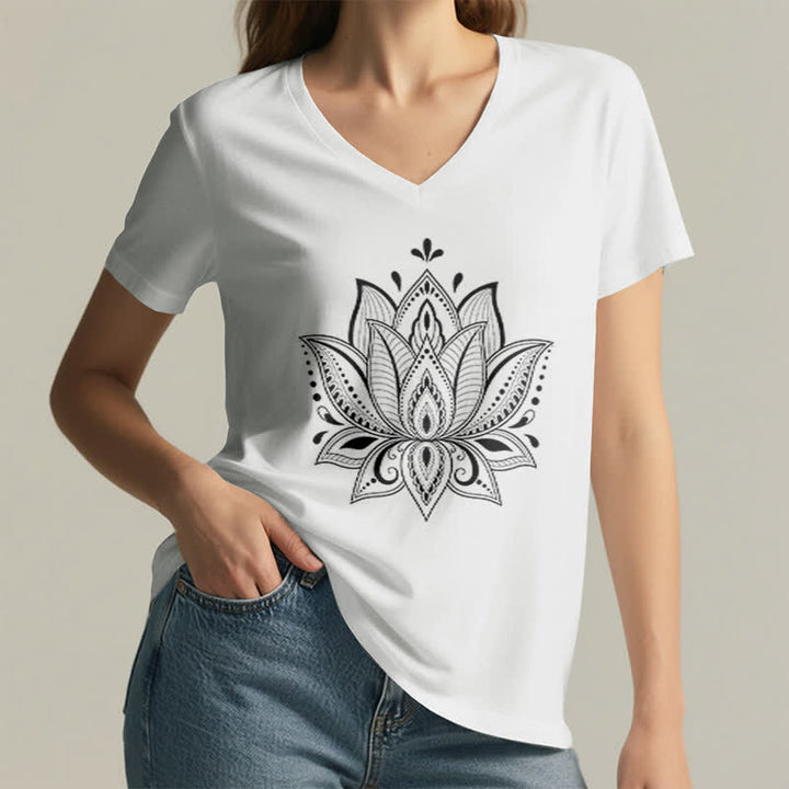 Camiseta Olivenorma con cuello en V y flor de loto con mandala - image 5