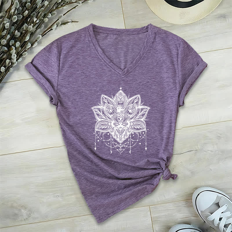 Camiseta Olivenorma con cuello en V y estampado de loto - Púrpura - 2XL - image 25