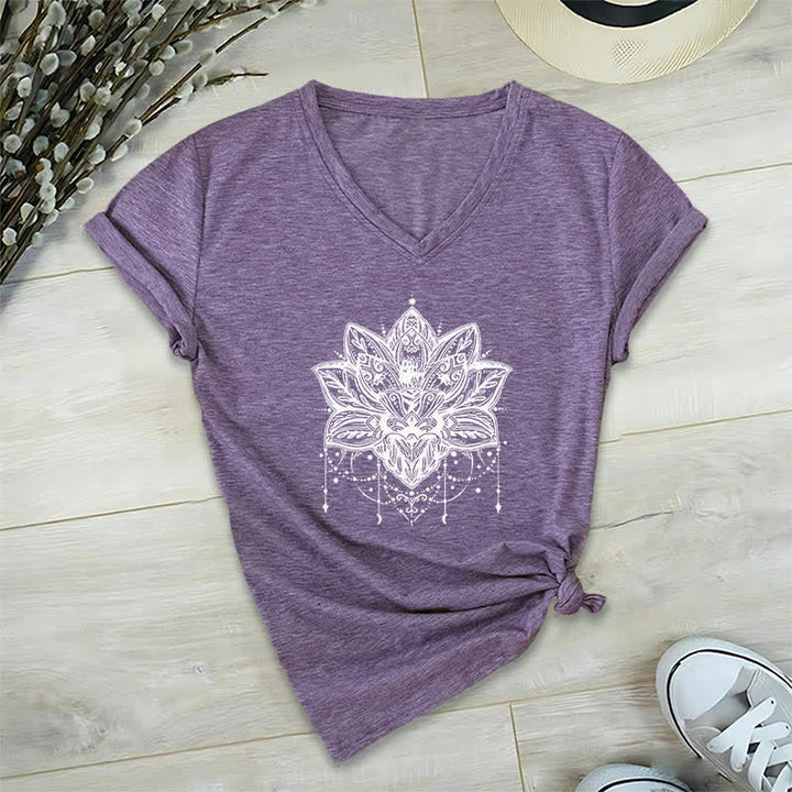 Camiseta Olivenorma con cuello en V y estampado de loto - Púrpura - 2XL - image 25