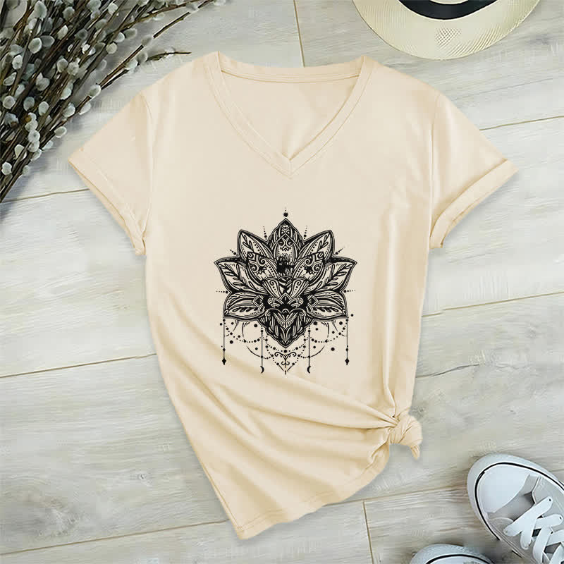 Camiseta Olivenorma con cuello en V y estampado de loto - Caqui - 2XL - image 21