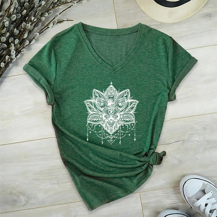 Camiseta Olivenorma con cuello en V y estampado de loto - Verde oscuro - 2XL - image 7