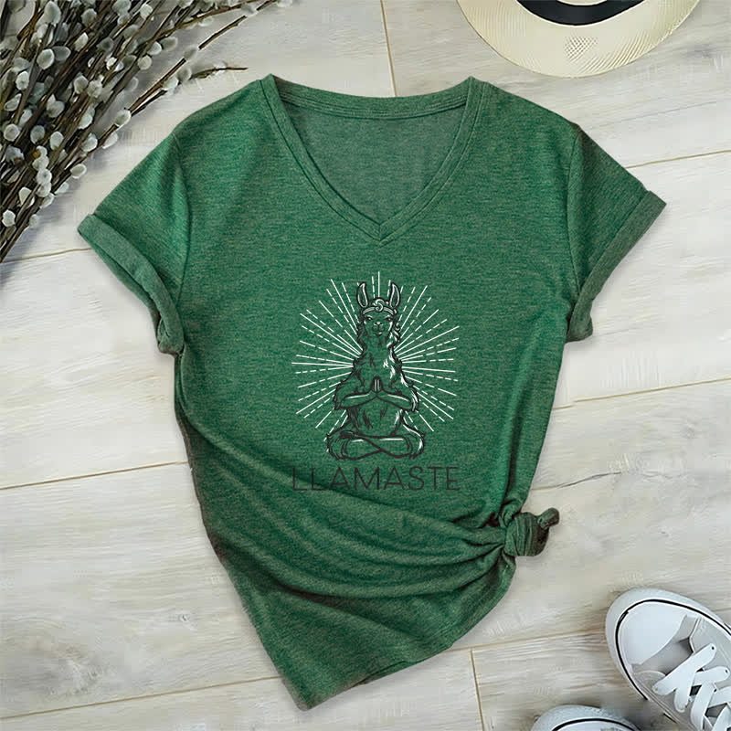 Camiseta Olivenorma con cuello en V para entrenamiento con llama de yoga y Namaste - Verde oscuro - 2XL - image 6