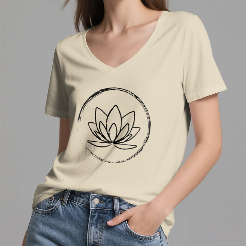 Camiseta holgada con cuello en V y flor de loto bohemia de Olivenorma - image 22