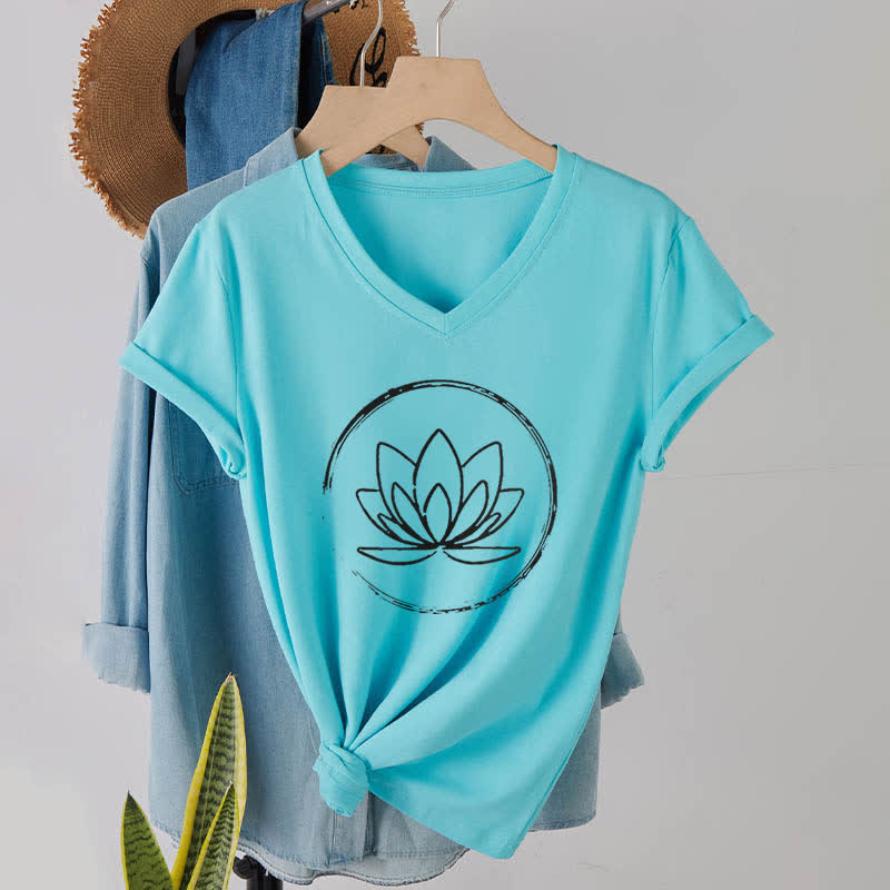 Camiseta holgada con cuello en V y flor de loto bohemia de Olivenorma - Lago Azul - 2XL - image 23