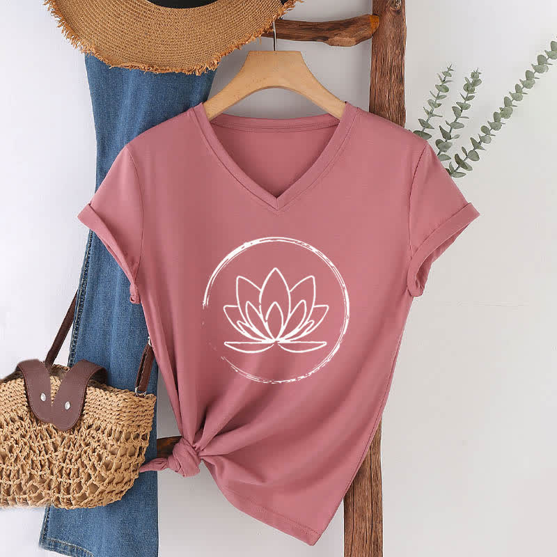 Camiseta holgada con cuello en V y flor de loto bohemia de Olivenorma - Rosa - 2XL - image 1