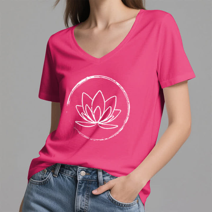 Camiseta holgada con cuello en V y flor de loto bohemia de Olivenorma - image 20