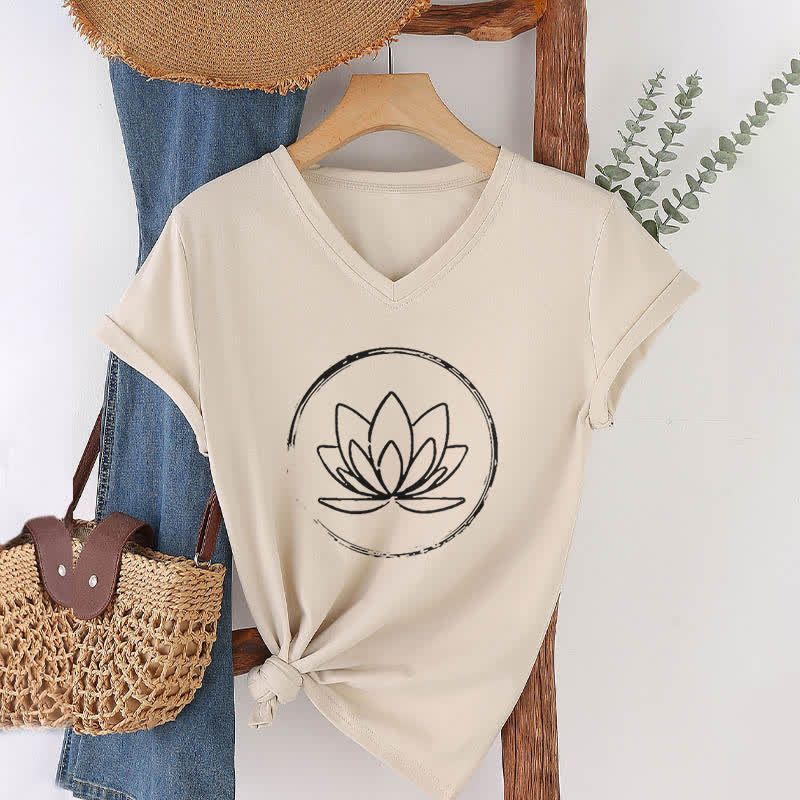 Camiseta holgada con cuello en V y flor de loto bohemia de Olivenorma - Caqui - 2XL - image 21