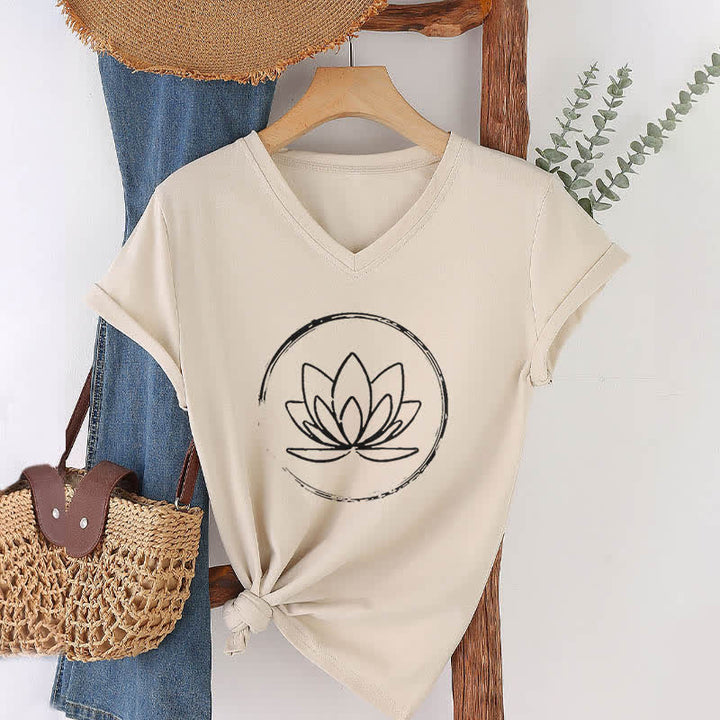 Camiseta holgada con cuello en V y flor de loto bohemia de Olivenorma - Caqui - 2XL - image 21