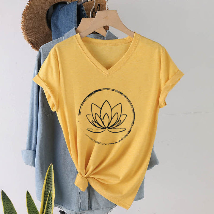 Camiseta holgada con cuello en V y flor de loto bohemia de Olivenorma - Amarillo - 2XL - image 17