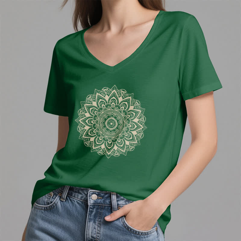 Camiseta de yoga con cuello en V y estampado geométrico de flor de loto de Olivenorma - image 19