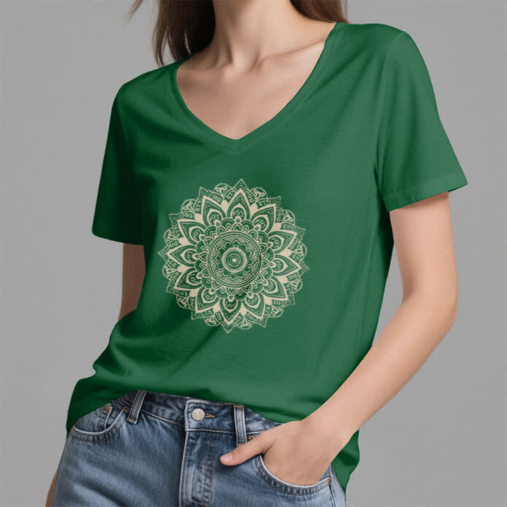 Camiseta de yoga con cuello en V y estampado geométrico de flor de loto de Olivenorma - image 19