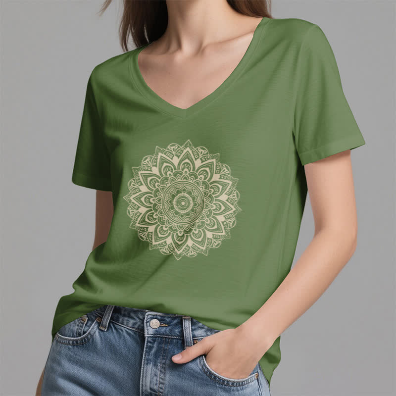 Camiseta de yoga con cuello en V y estampado geométrico de flor de loto de Olivenorma - image 23