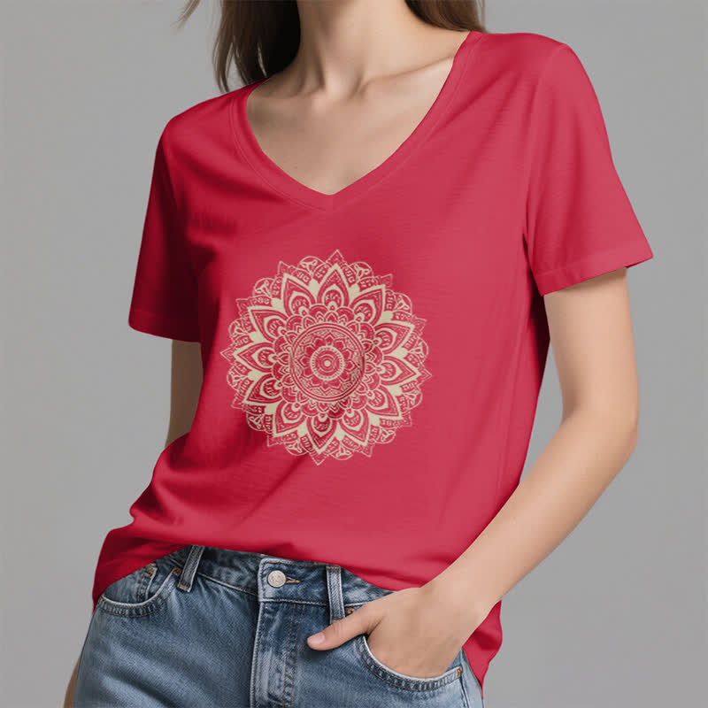 Camiseta de yoga con cuello en V y estampado geométrico de flor de loto de Olivenorma - image 22