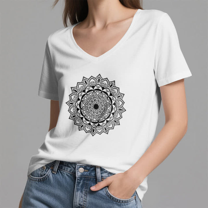 Olivenorma Mandala Lotus Boho Flower Yoga Camiseta de cuello en V - image 4