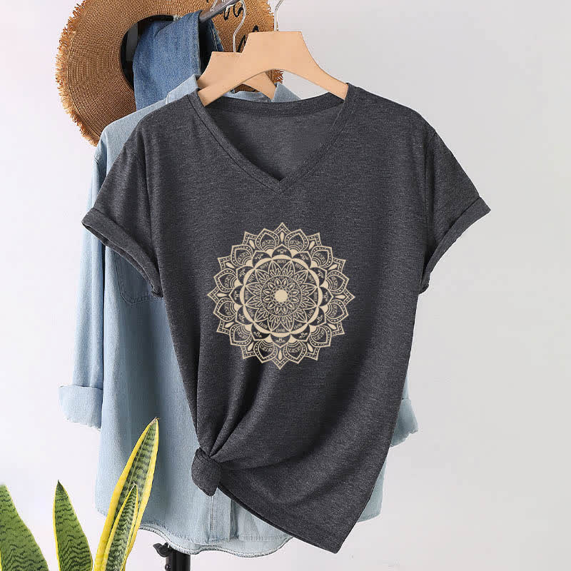 Olivenorma Mandala Lotus Boho Flower Yoga Camiseta de cuello en V - Gris - 2XL - image 1