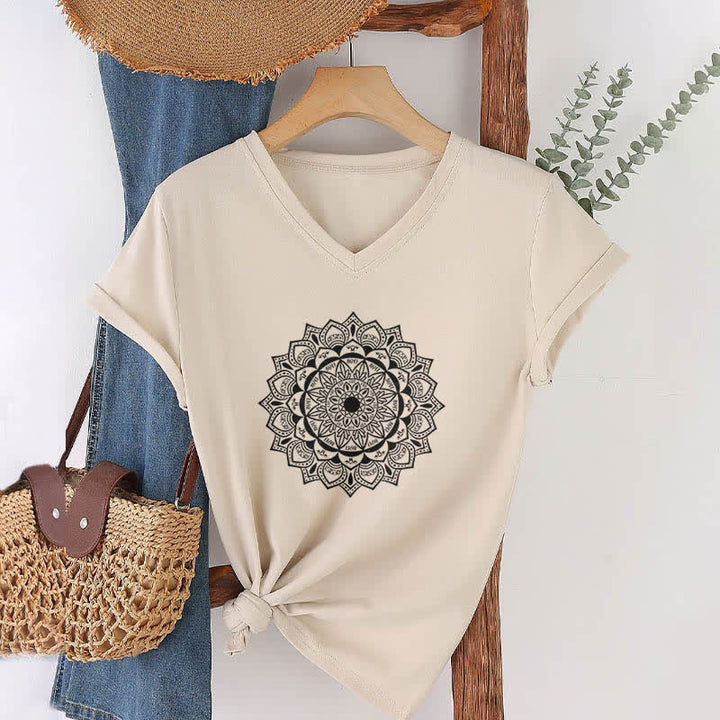 Olivenorma Mandala Lotus Boho Flower Yoga Camiseta de cuello en V - Caqui - 2XL - image 21