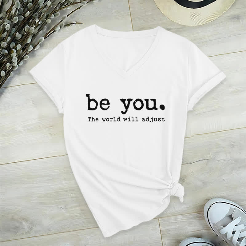 Olivenorma - Camiseta de cuello en V "Sé tú mismo, el mundo se adaptará" - Blanco - 2XL - image 1