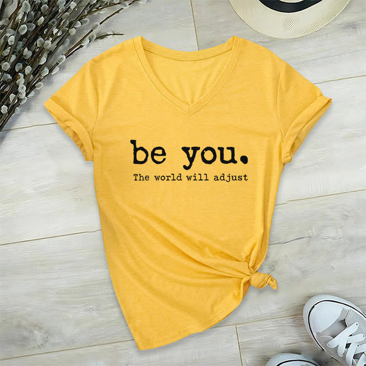 Olivenorma - Camiseta de cuello en V "Sé tú mismo, el mundo se adaptará" - Amarillo - 2XL - image 15