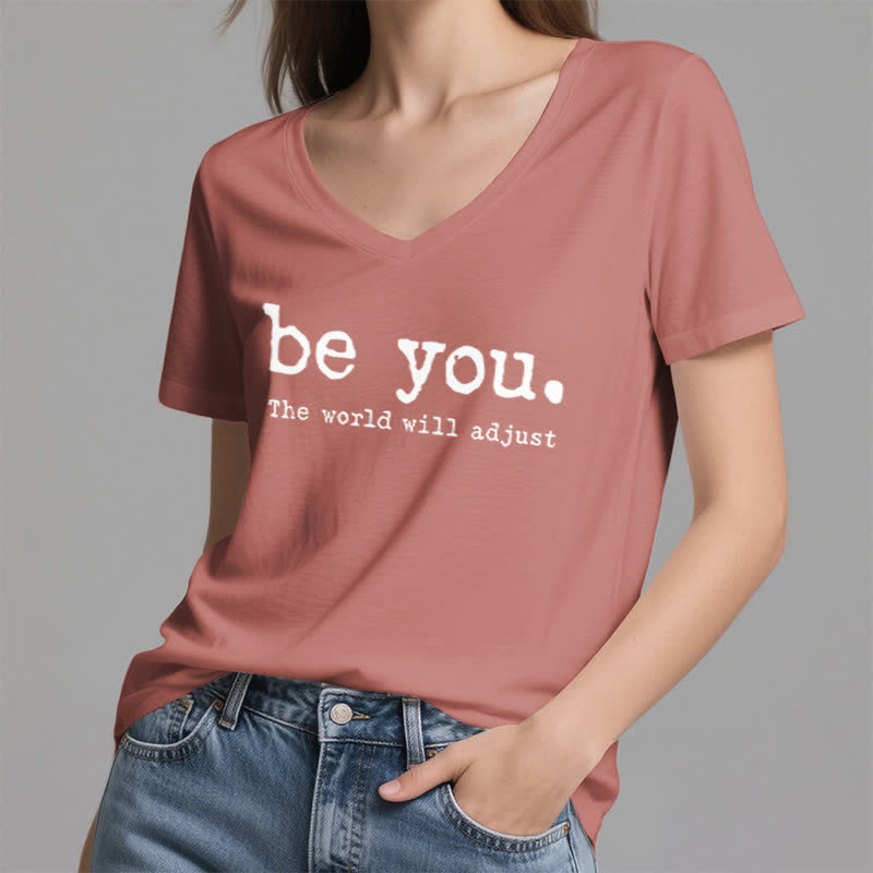 Olivenorma - Camiseta de cuello en V "Sé tú mismo, el mundo se adaptará" - image 18