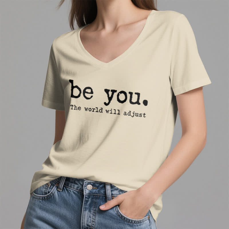 Olivenorma - Camiseta de cuello en V "Sé tú mismo, el mundo se adaptará" - image 22